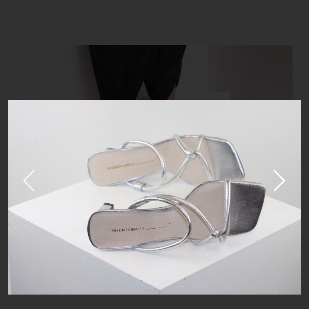 Intentionally Blank Willow Heel. - Picture 3 of 6